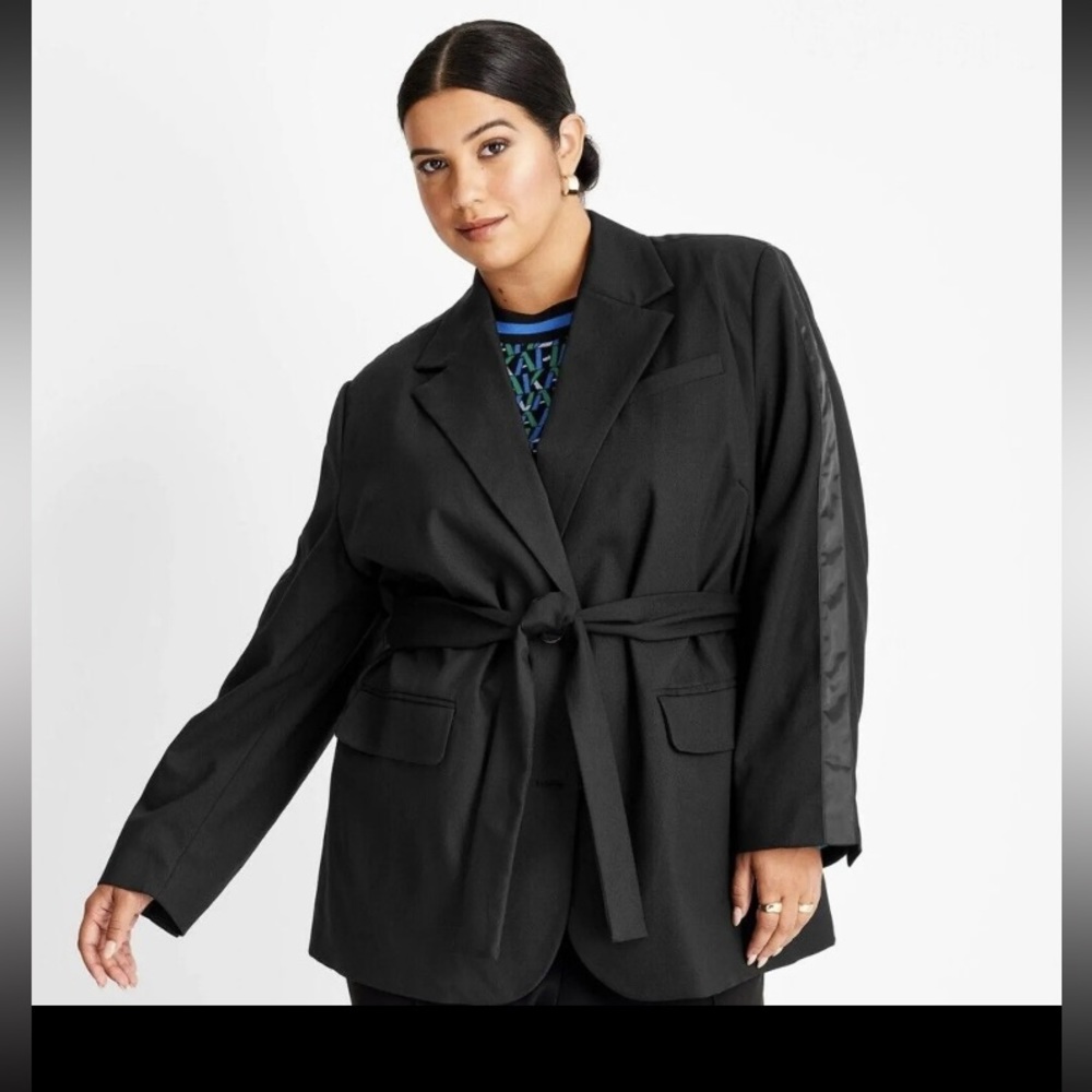 FUTURE COLLECTIVE X Alani Black Blazer